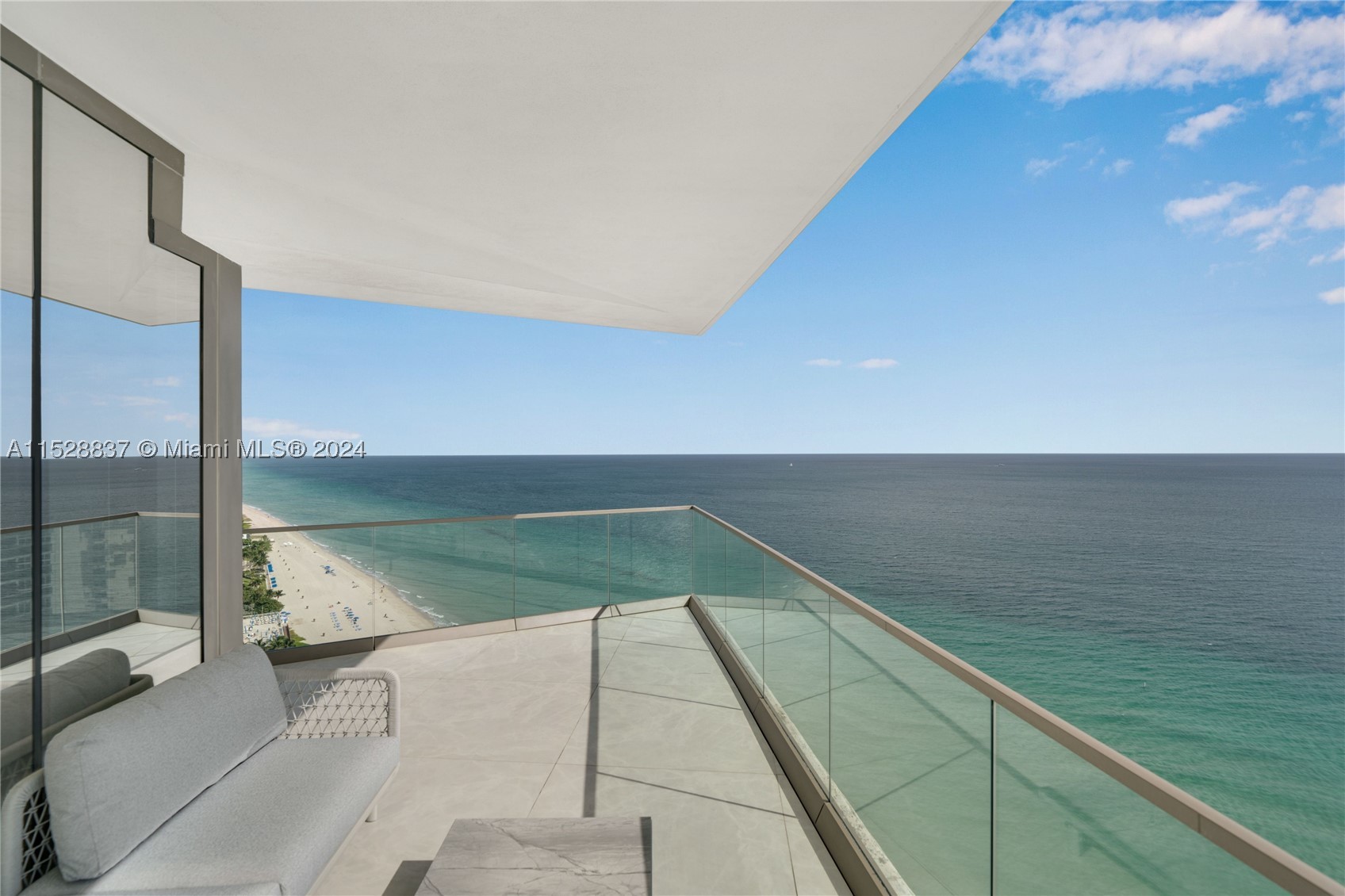 18975 Collins Ave 2000 — photo