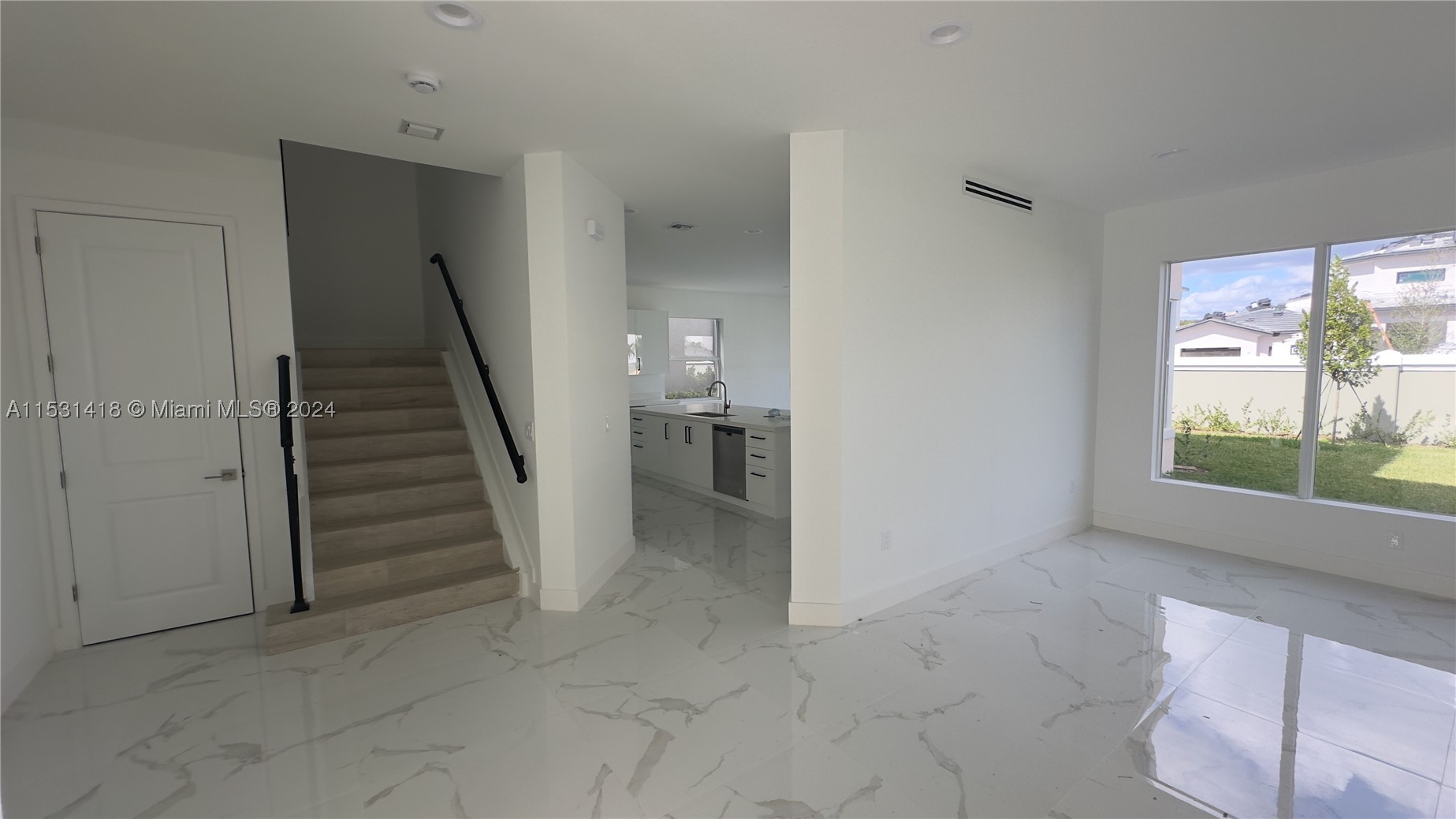 3523 Forest View Cir — photo