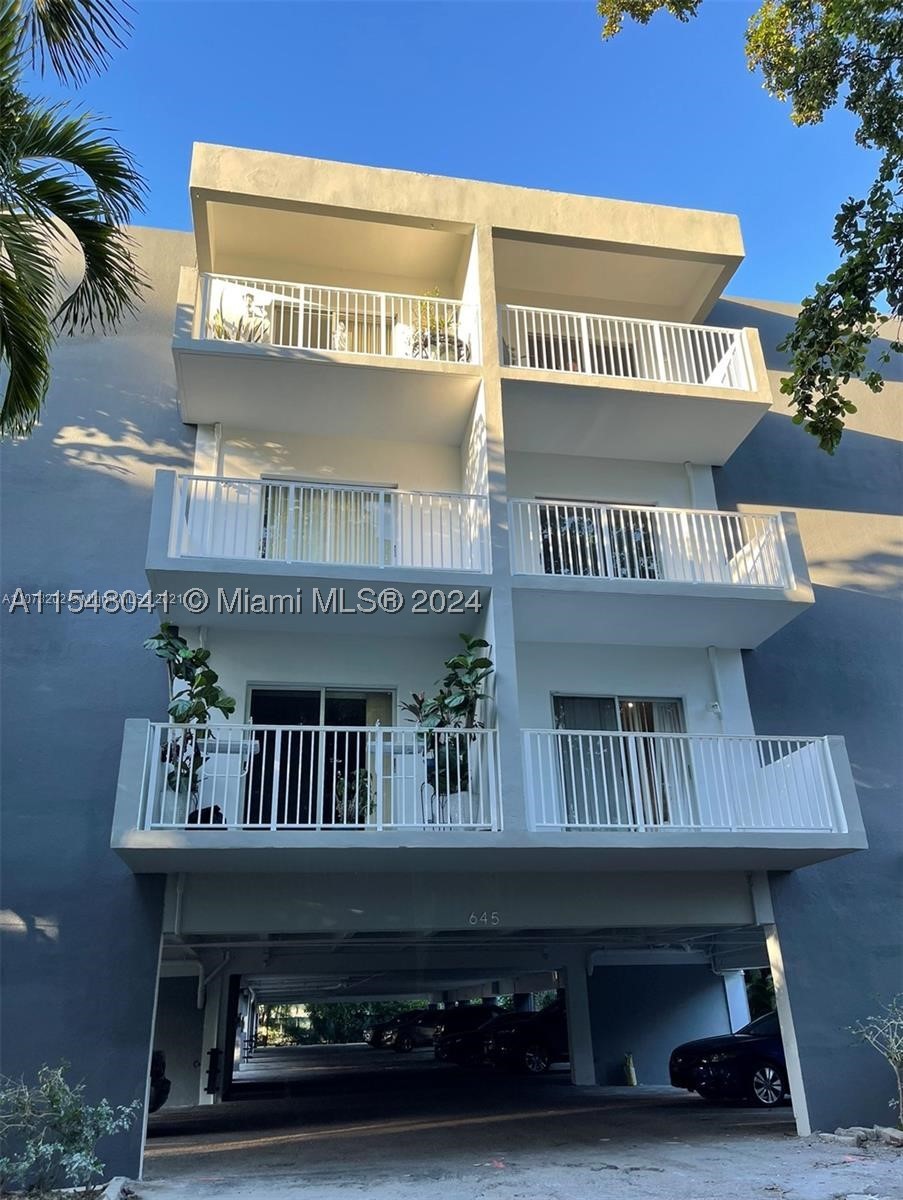 645 NE 121st St 307 — photo