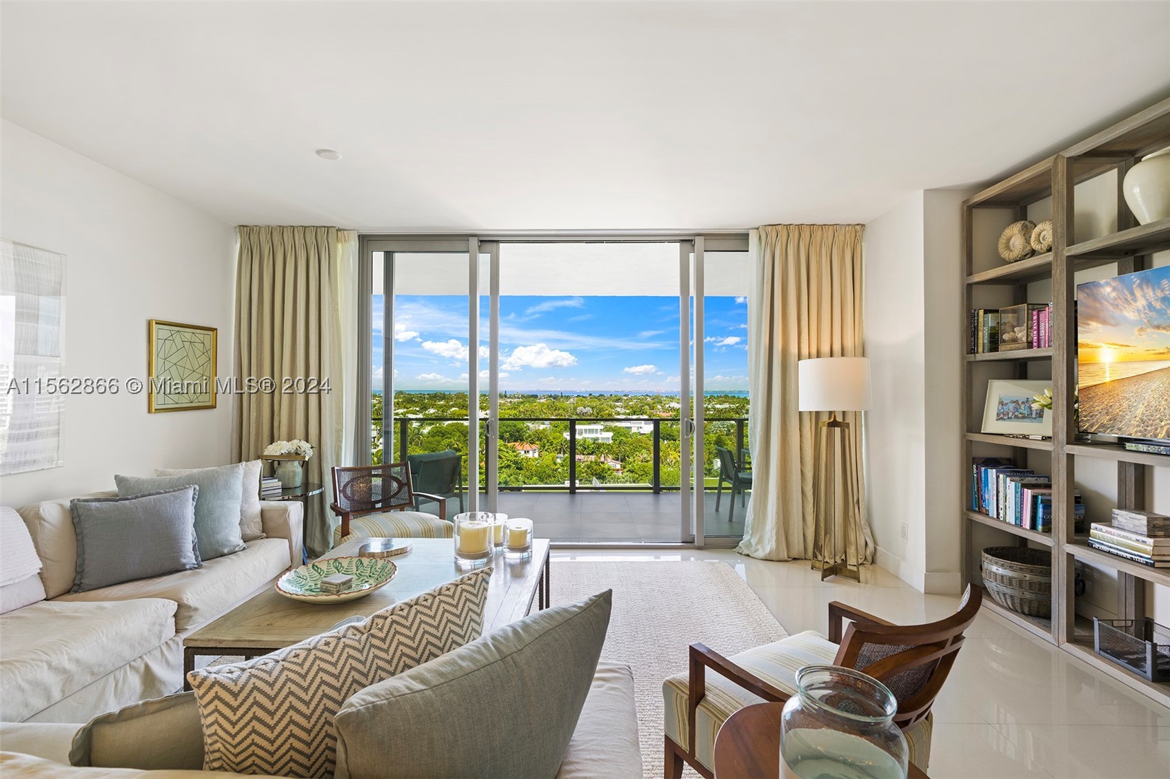 360 Ocean Dr 905S — photo