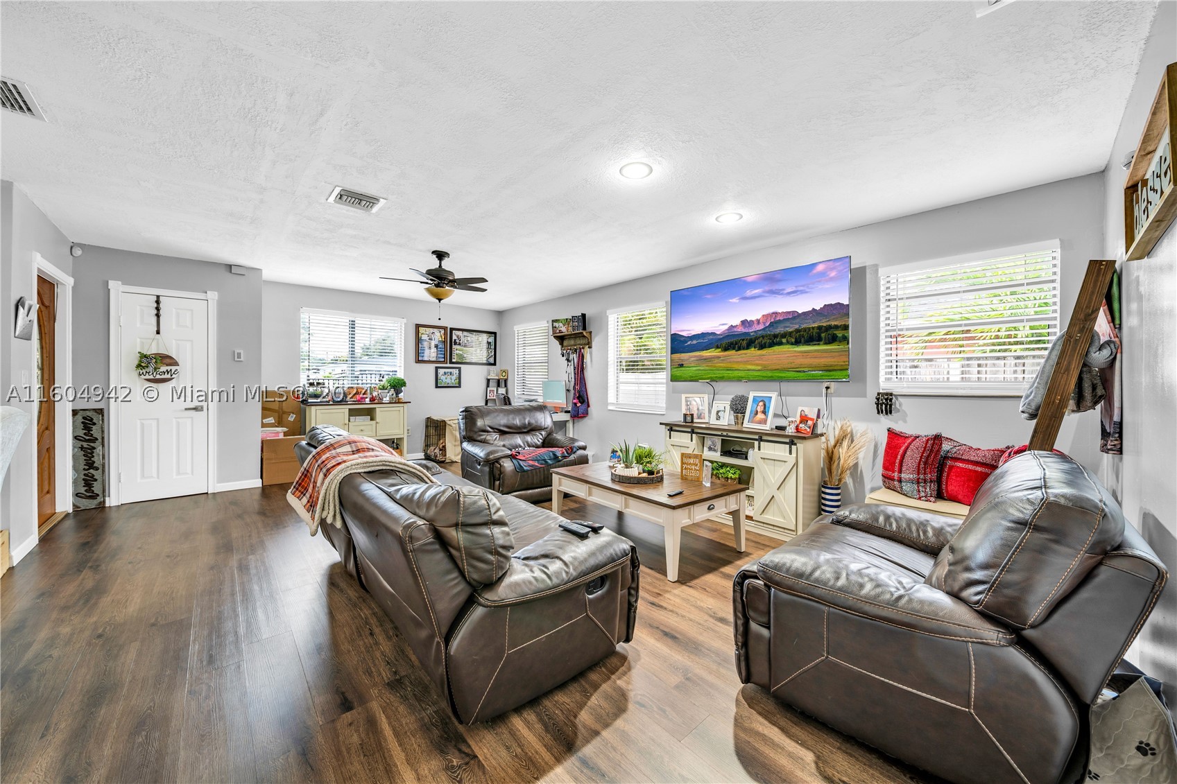 875 E 29th Street, Hialeah, FL 33013 — photo 3