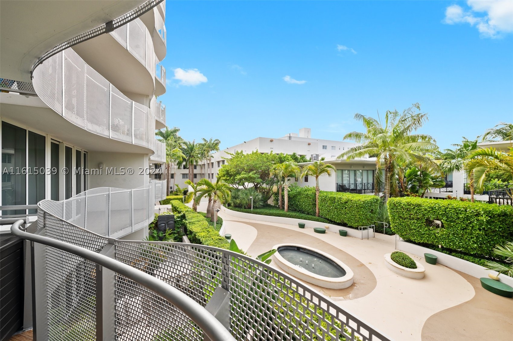 2155 Washington Ct 206 — photo