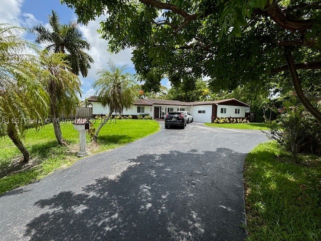6440 Miller Dr — photo