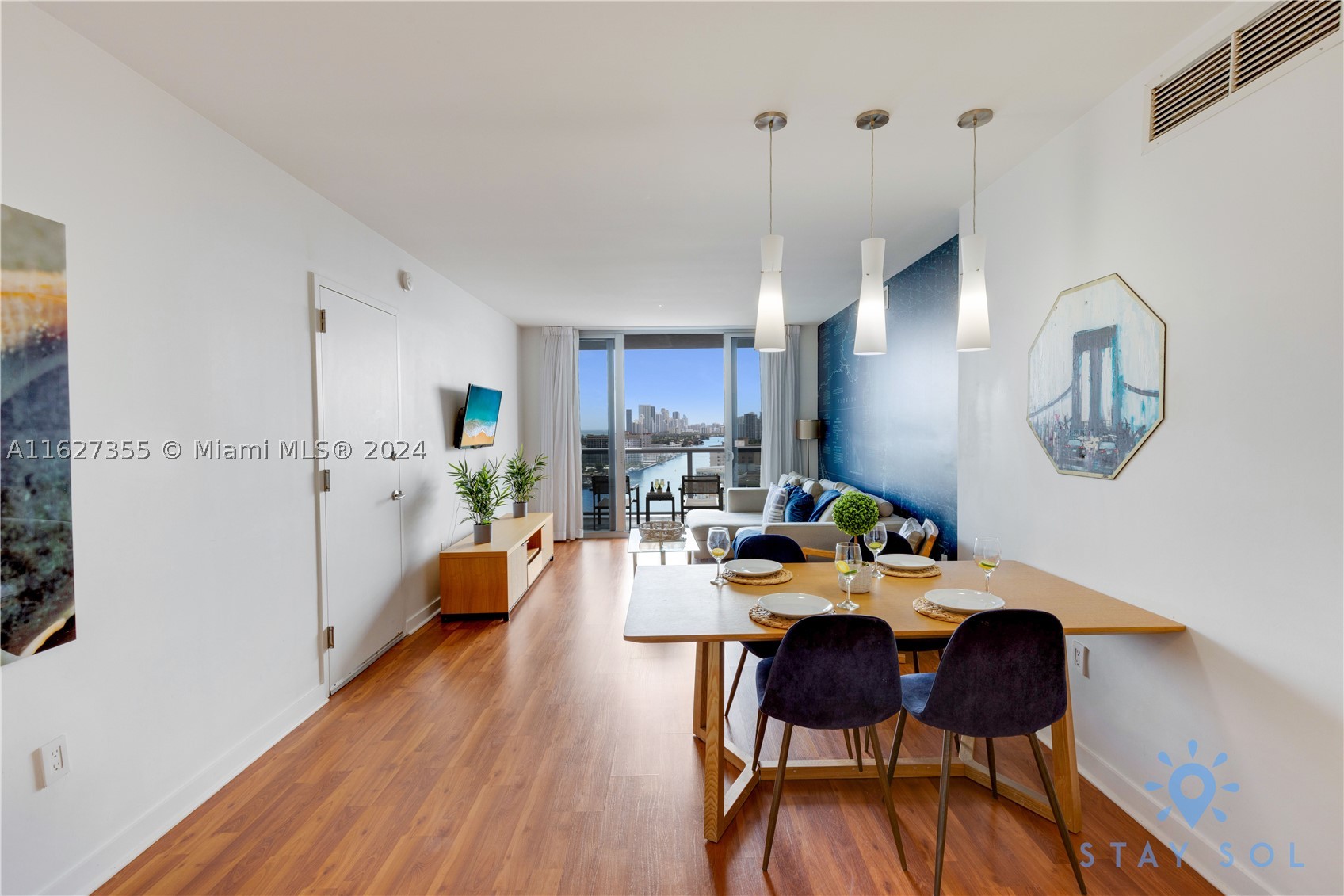 2602 E Hallandale Beach Blvd R2009 — photo