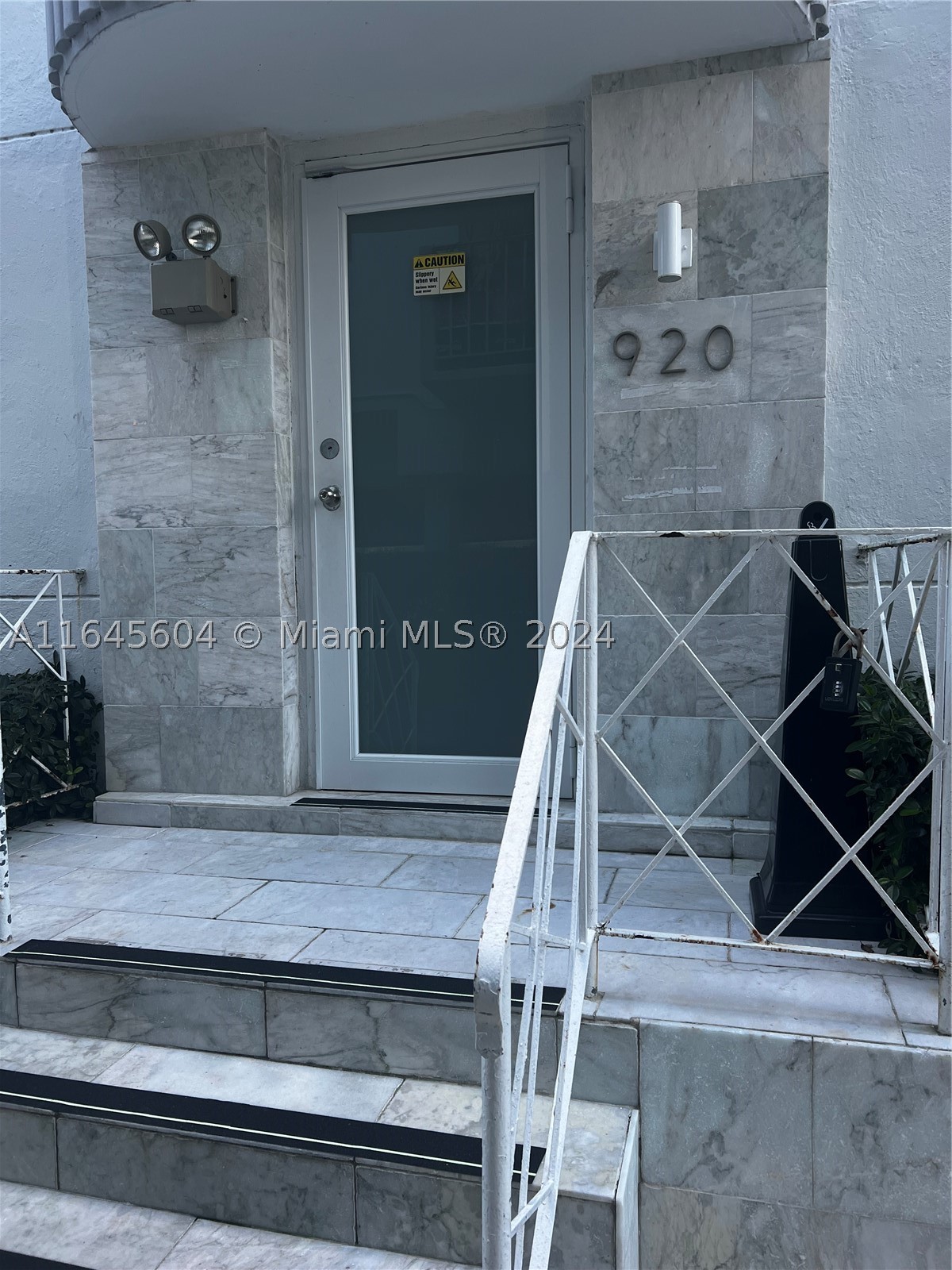 920 Jefferson Ave 3 — photo