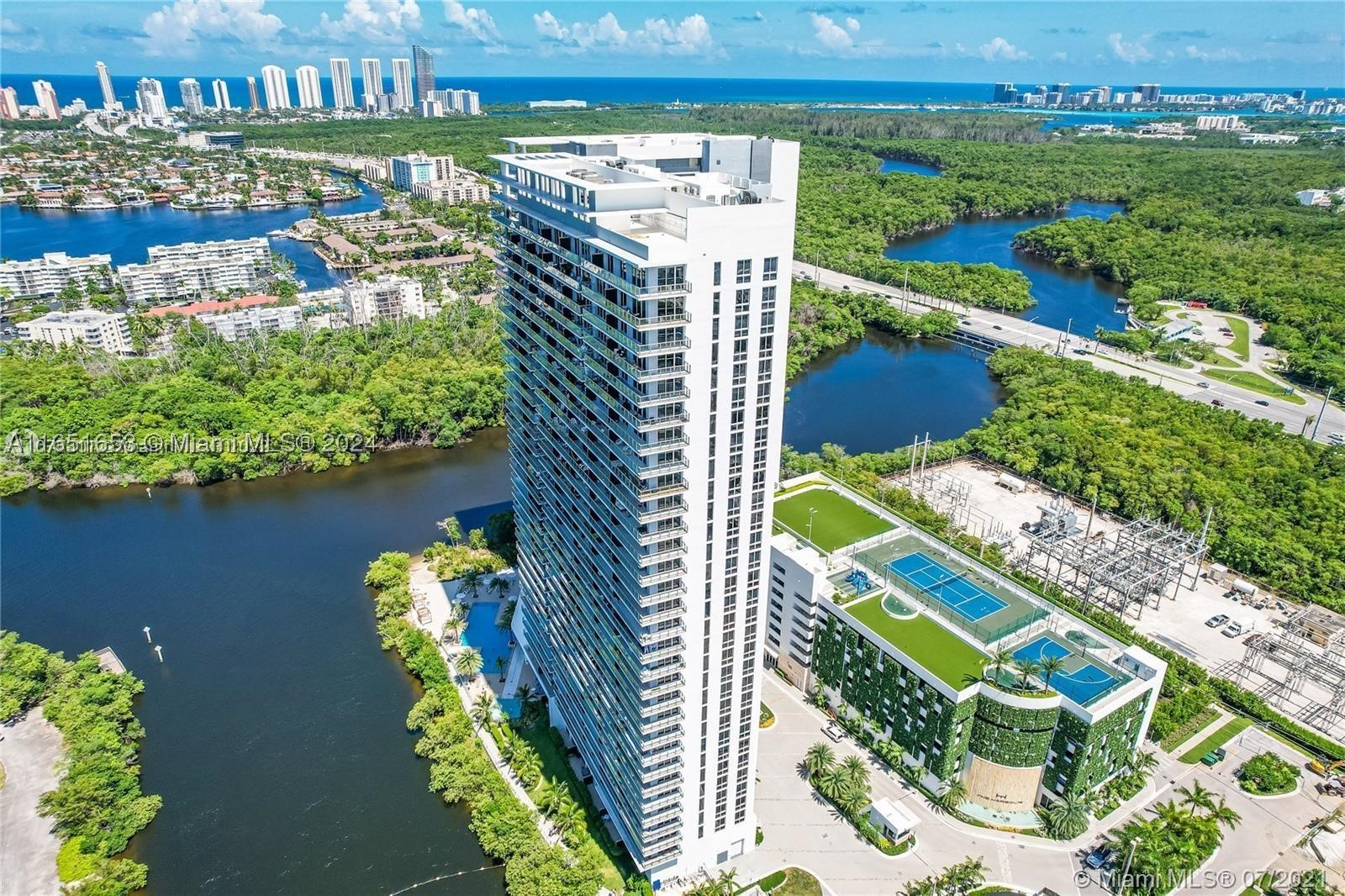 16385 Biscayne Blvd 1201 — photo