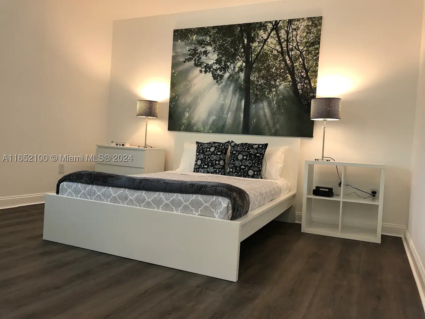 2615 Collins Ave 24 — photo