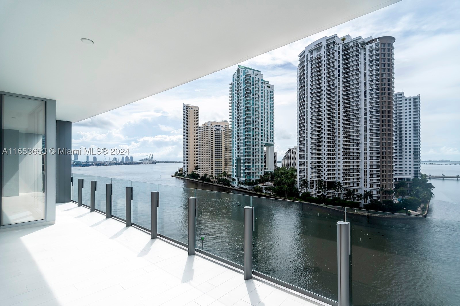 300 Biscayne Blvd Way 902 — photo