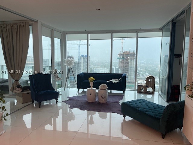 1040 Biscayne Blvd 2607 — photo