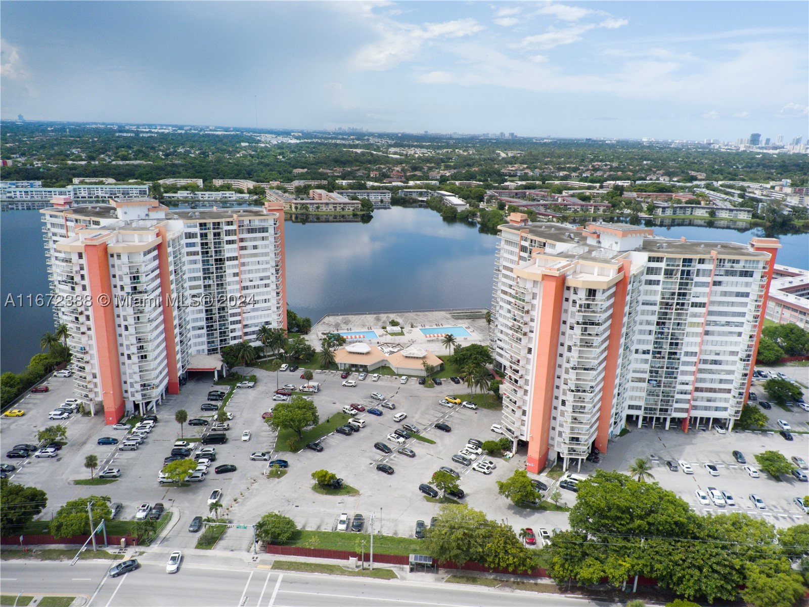 1301 NE Miami Gardens Dr 1225W — photo
