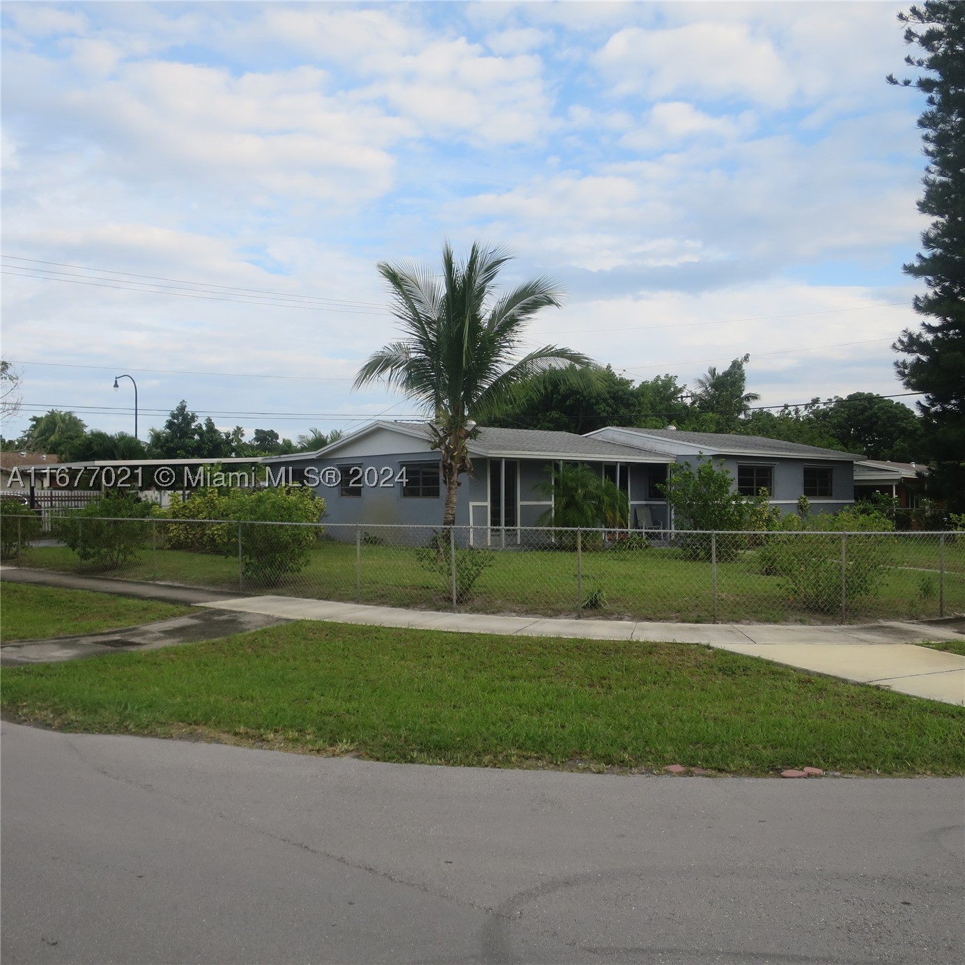 19021 NW 12th Ct — photo
