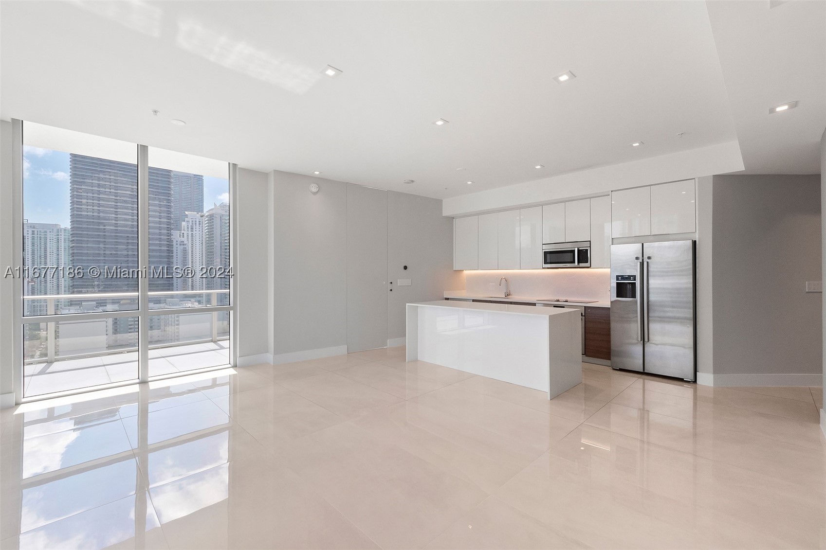 1010 SW 2nd Ave Ph03 — photo