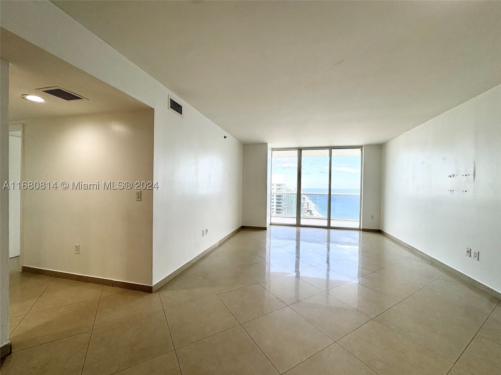 1830 S Ocean Dr 4711 — photo