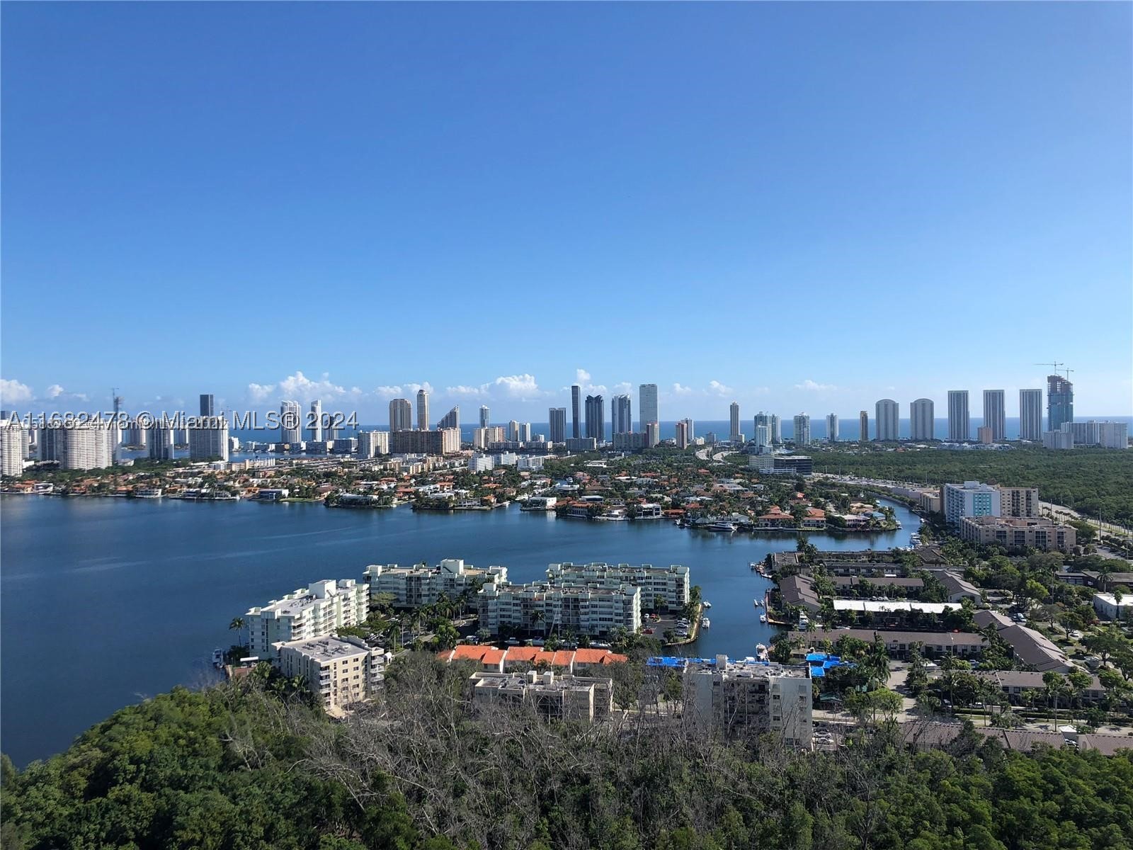 16385 Biscayne Blvd 2020 — photo