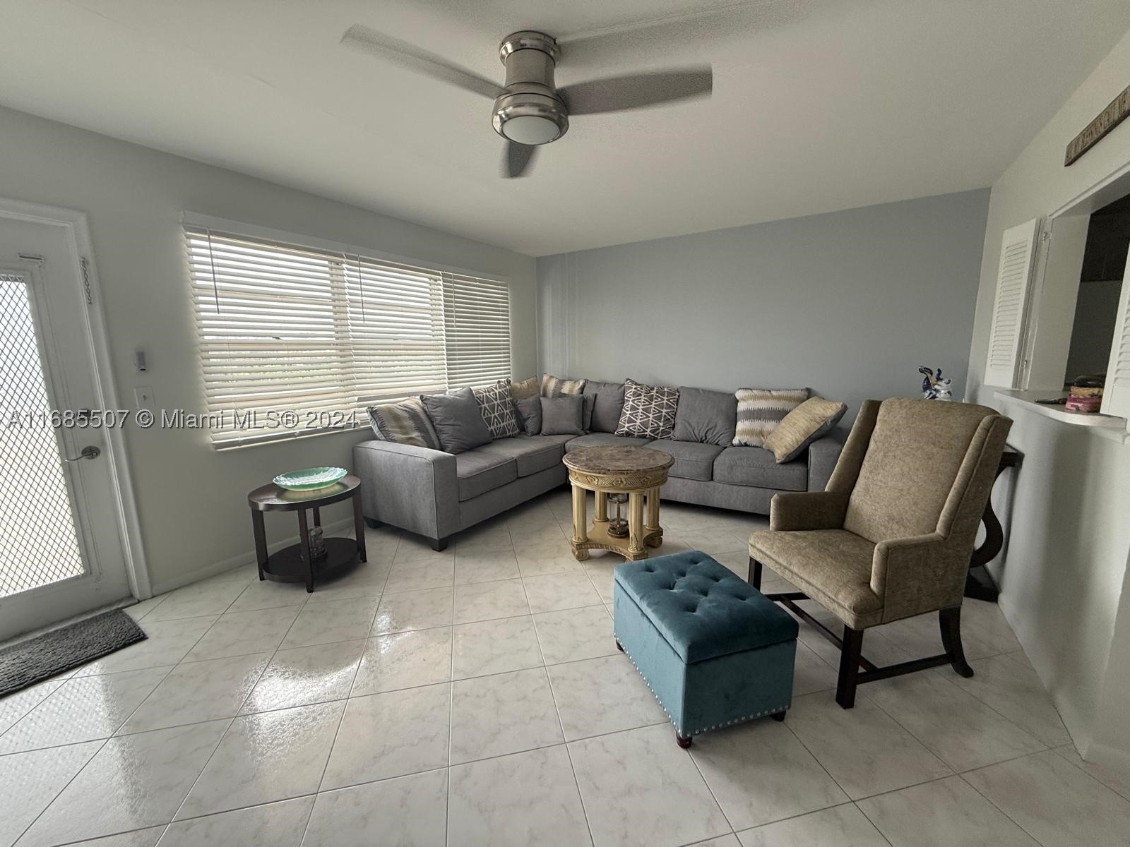 313 Southampton a 313 — photo
