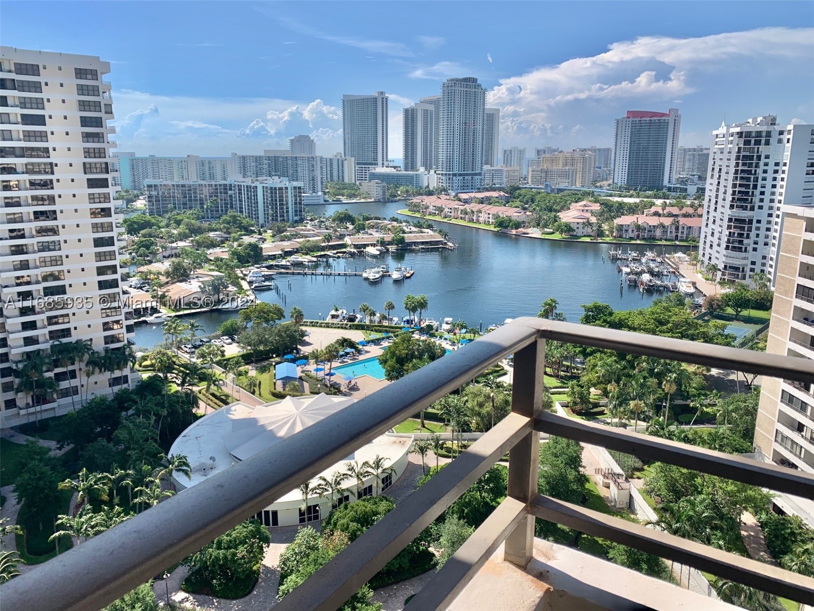 600 Three Islands Blvd 1817 — photo
