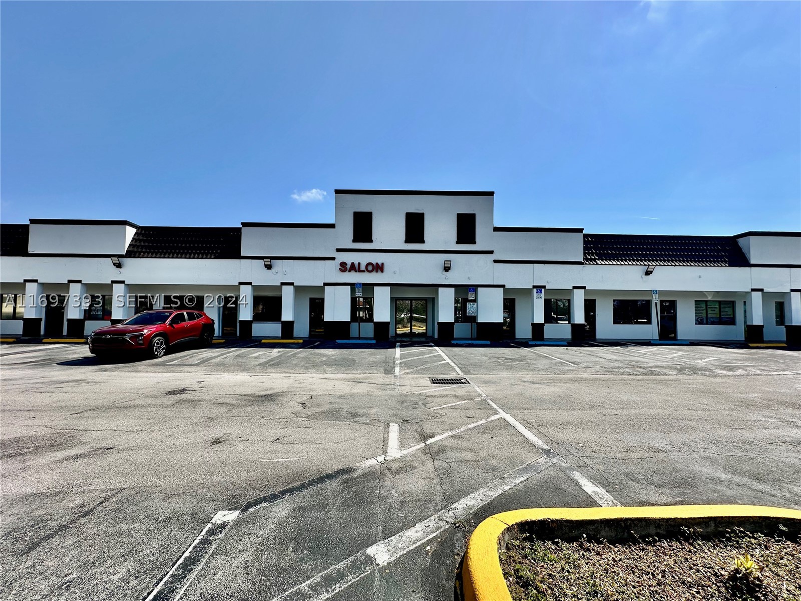 2922 N State Road 7 — photo