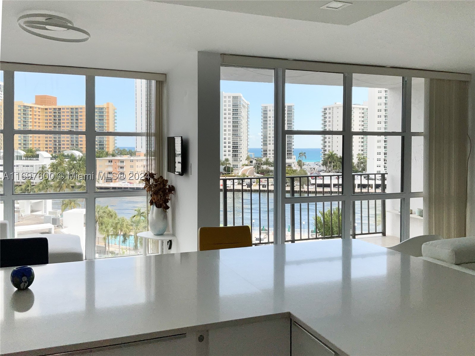 800 Parkview Dr 708 — photo