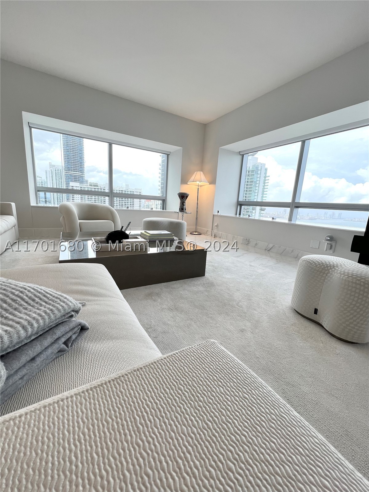 1435 Brickell Ave 3307 — photo