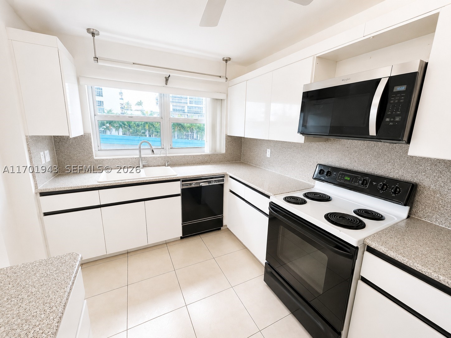 1825 S Ocean Dr 401 — photo