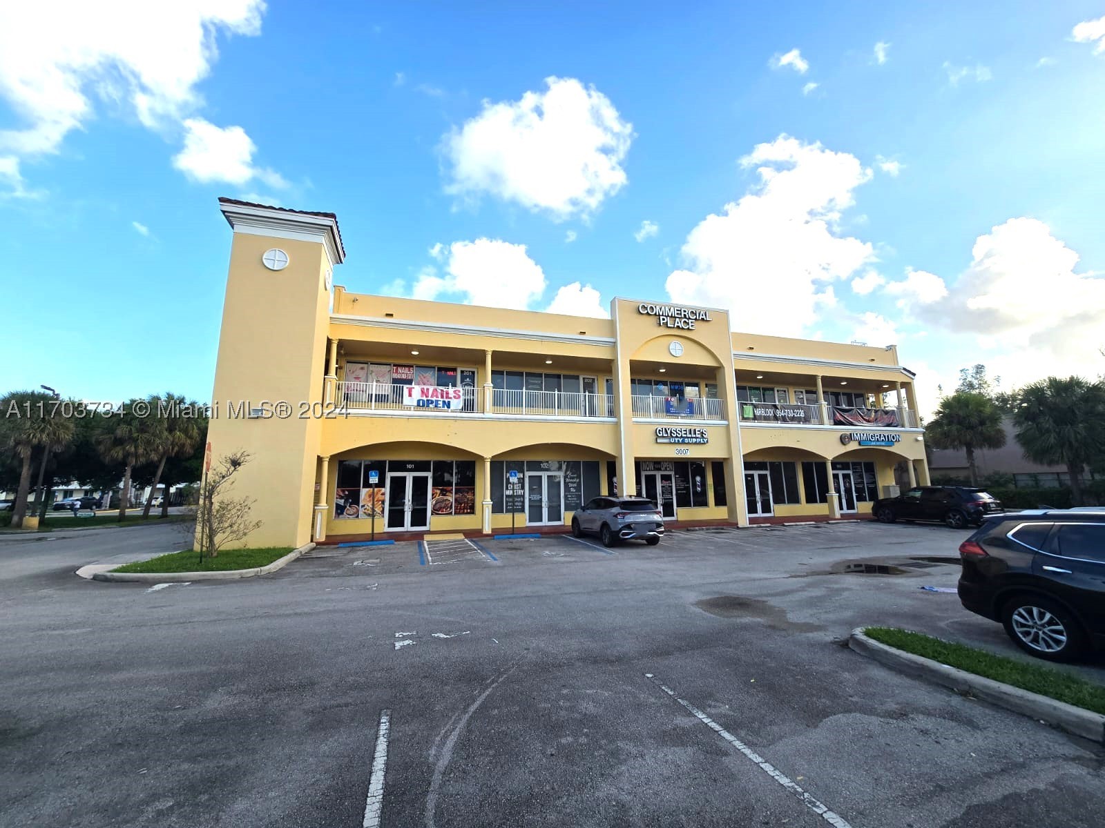 3007 W Commercial Blvd 101 — photo