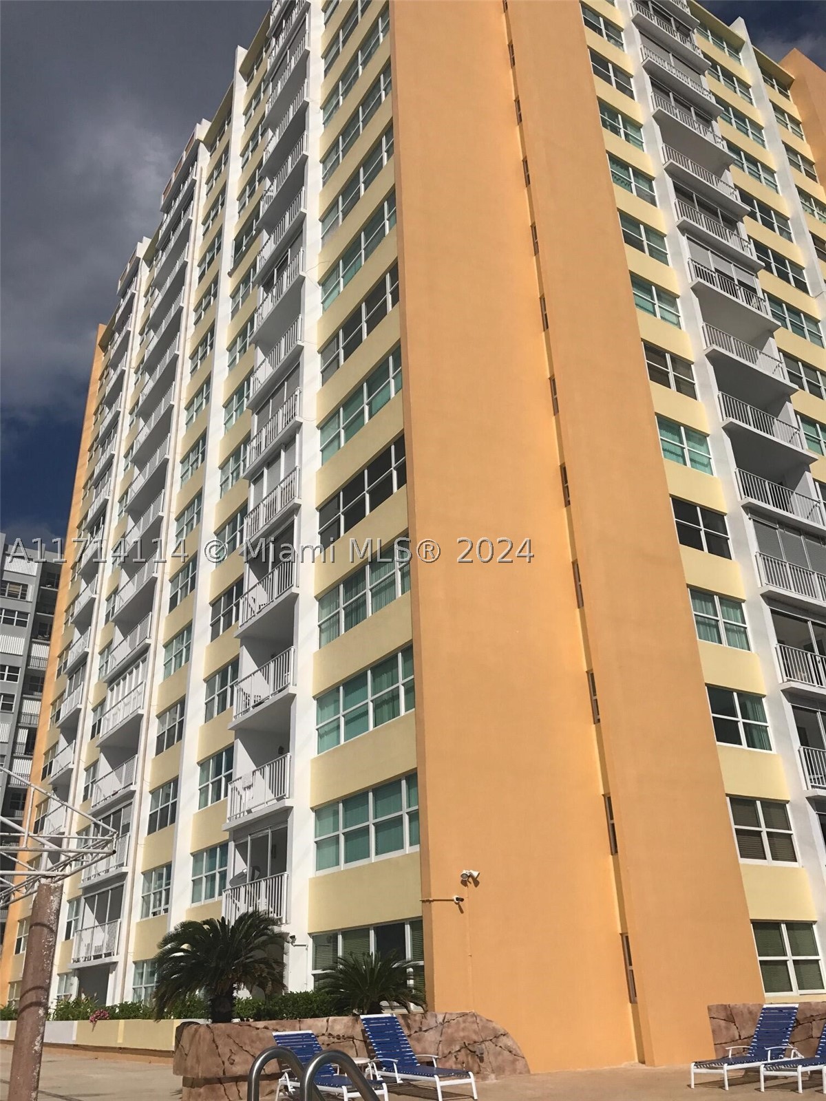 1410 S Ocean Dr 804 — photo