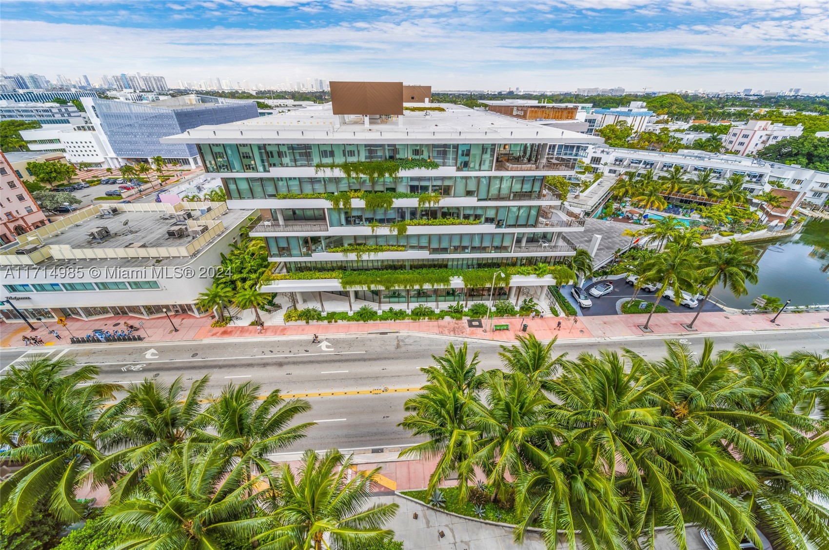 2301 Collins Ave 1030 — photo