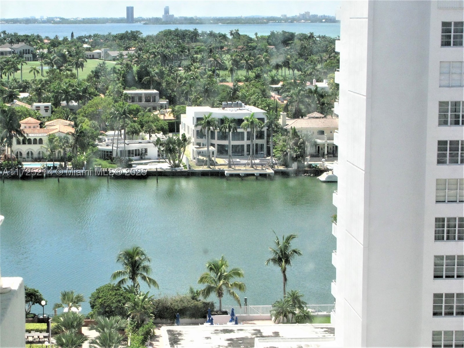 5701 Collins Ave 1011 — photo