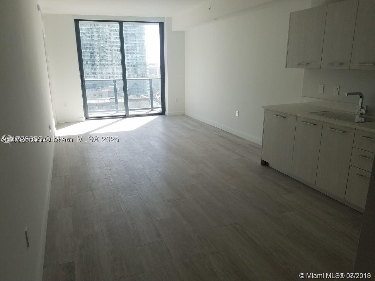 55 SW 9th St 1805 — photo