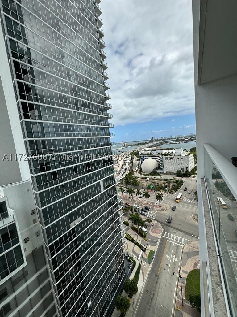 1040 Biscayne Blvd 1505 — photo