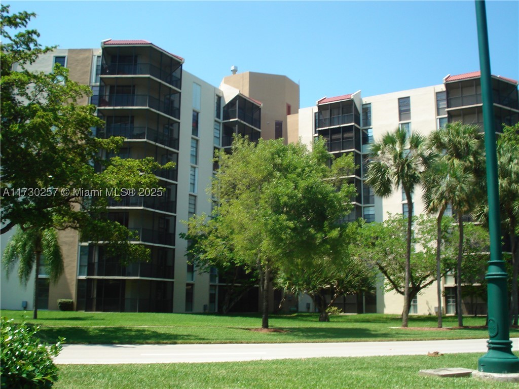 3101 N Country Club Drive 306 — photo