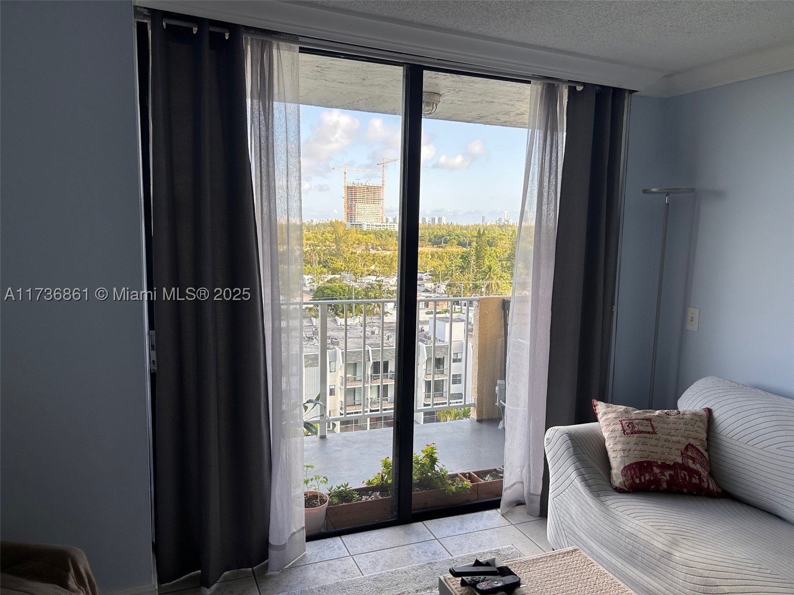 2350 NE 135th St 903 — photo