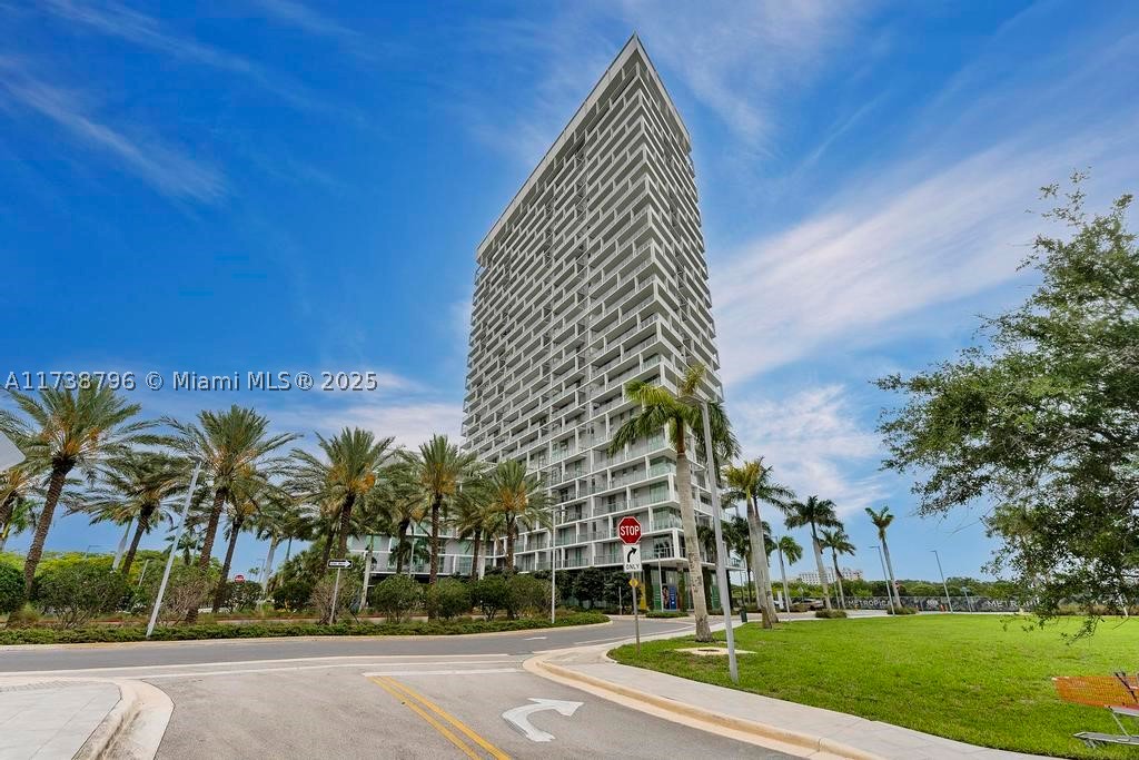 2000 Metropica Way 2307 — photo