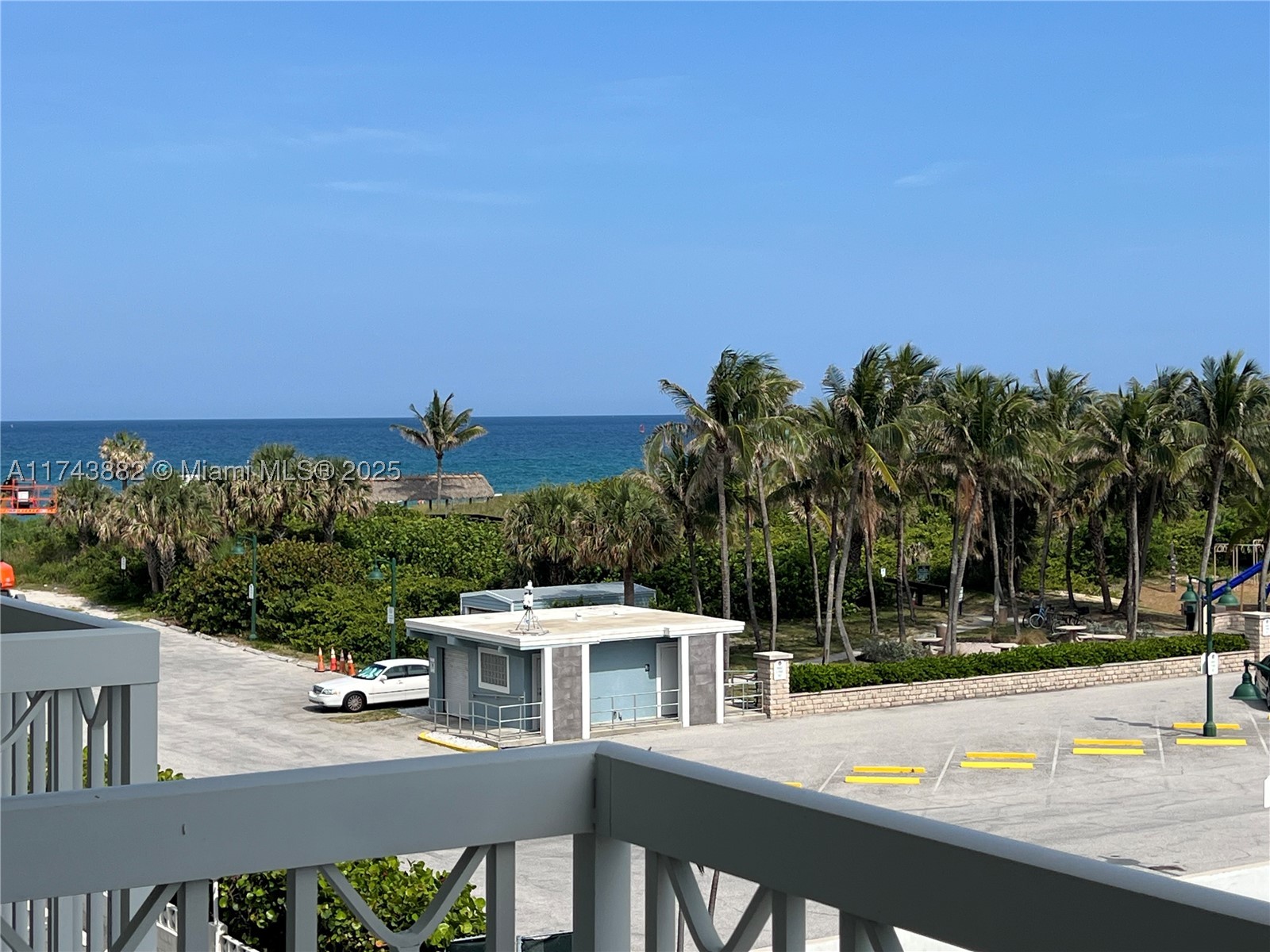 125 Ocean Ave 402 — photo