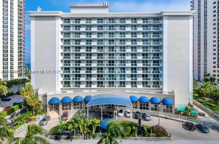 19201 Collins Ave 435 — photo