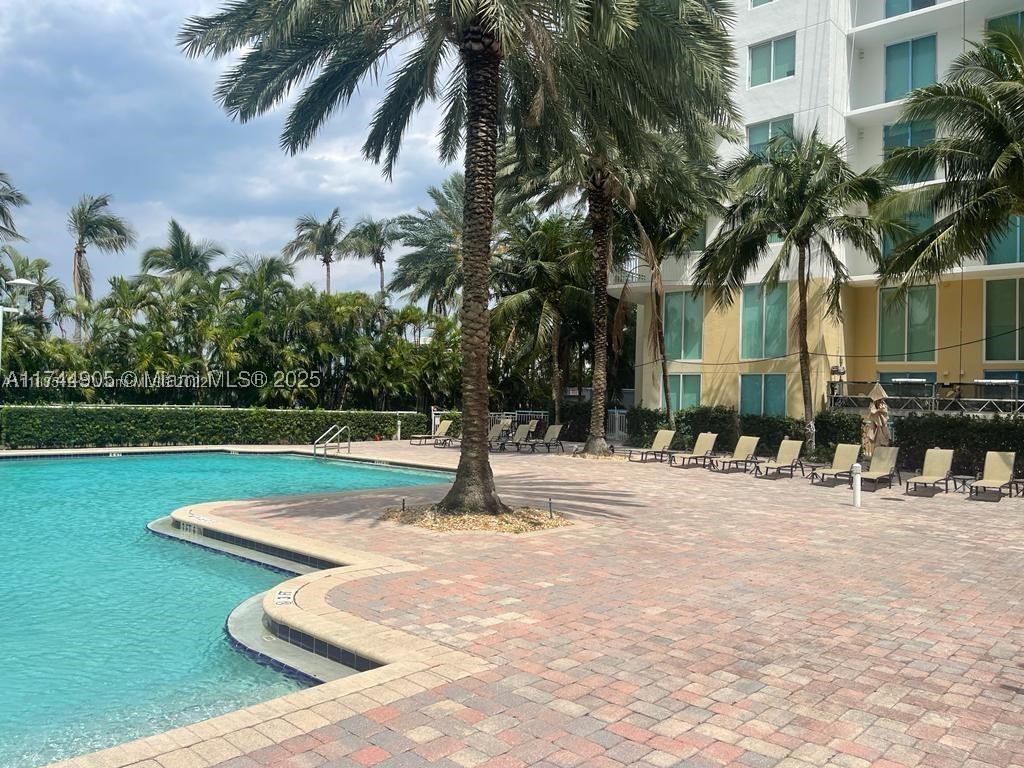1755 E Hallandale Beach Blvd Mez7E — photo