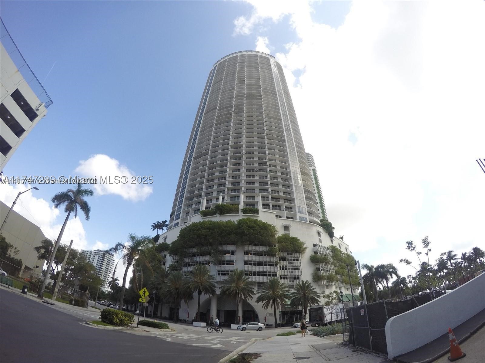 1750 N Bayshore Dr 3112 — photo