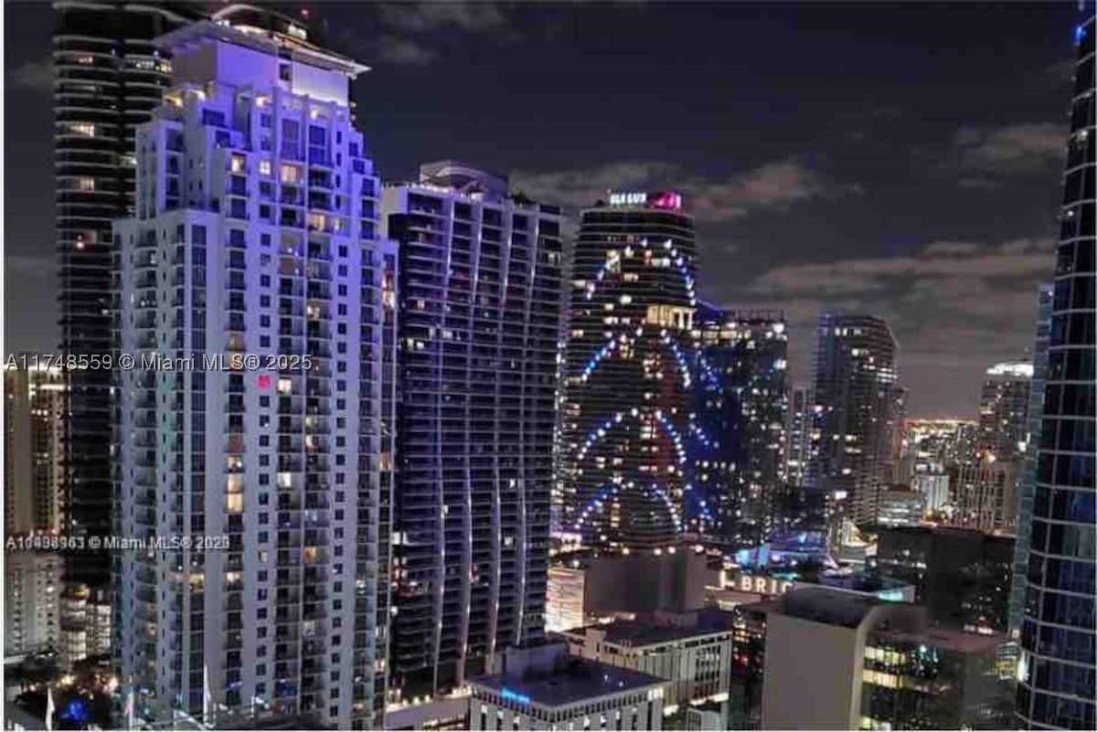 1200 Brickell Bay Dr 3924 — photo