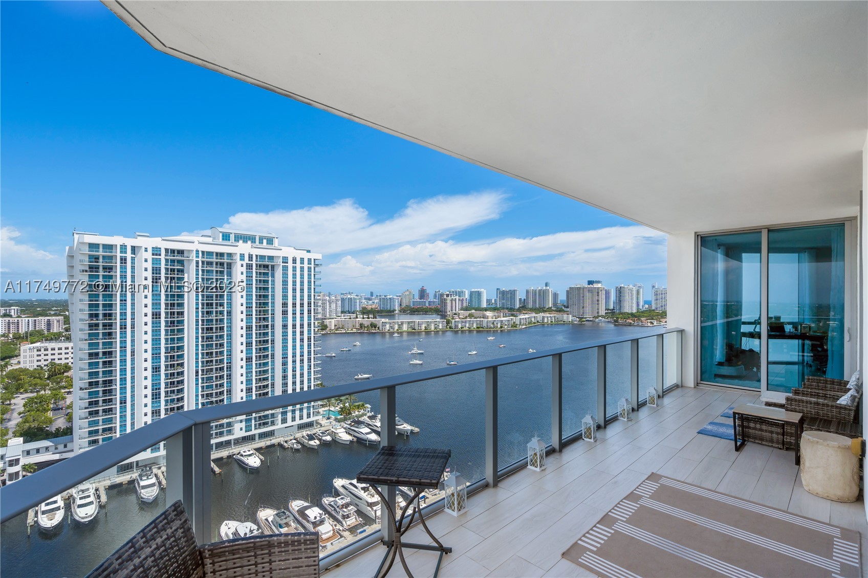 17111 Biscayne Blvd 2001 — photo