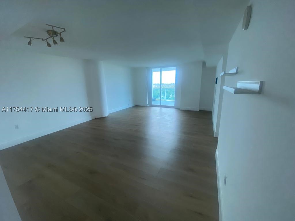 2101 Brickell Ave 1401 — photo