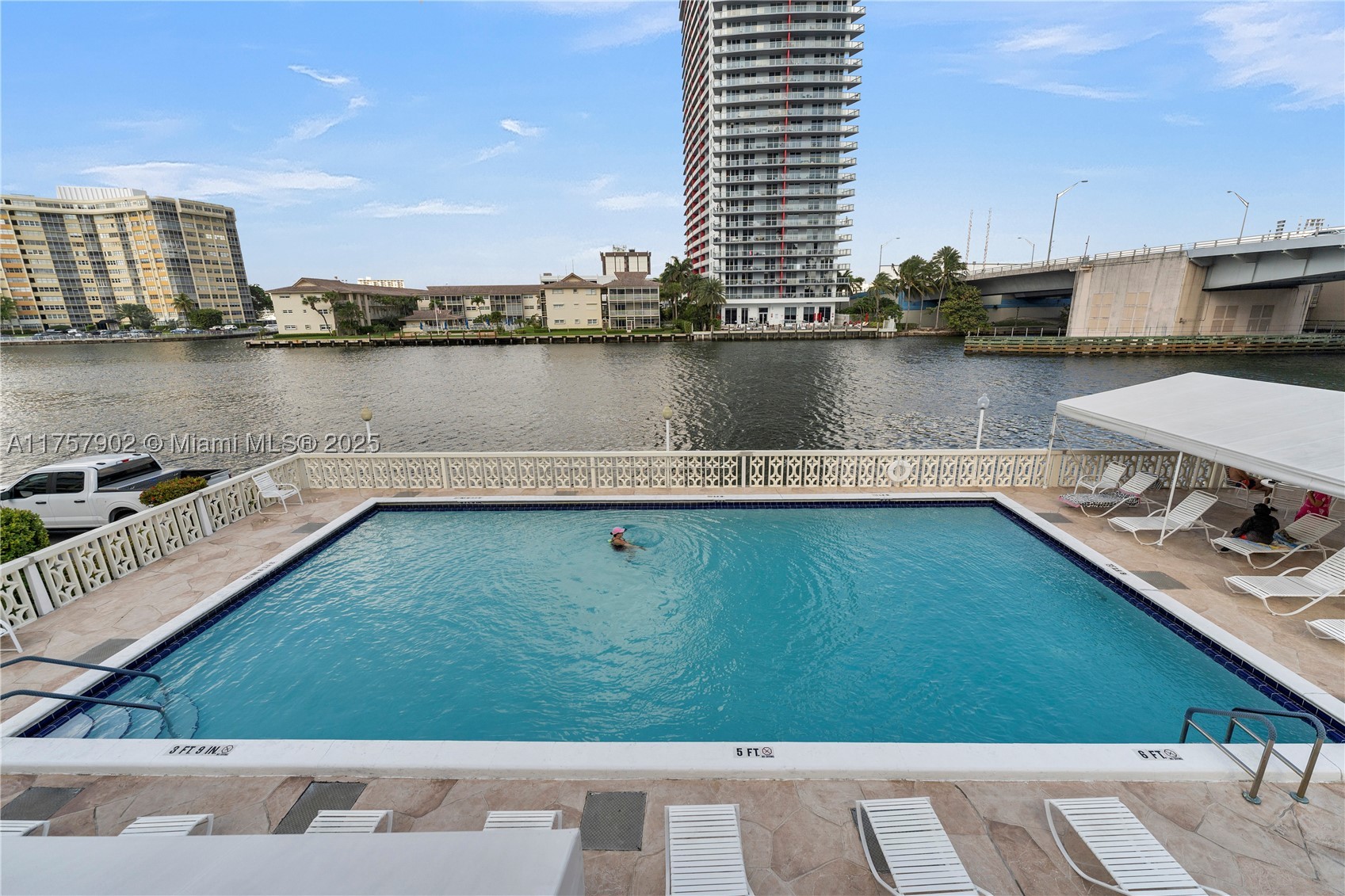 1817 S Ocean Dr 827 — photo