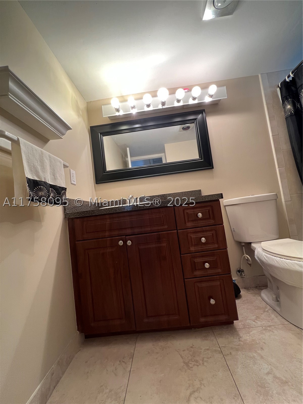 2562 N Garden Dr N 301 — photo