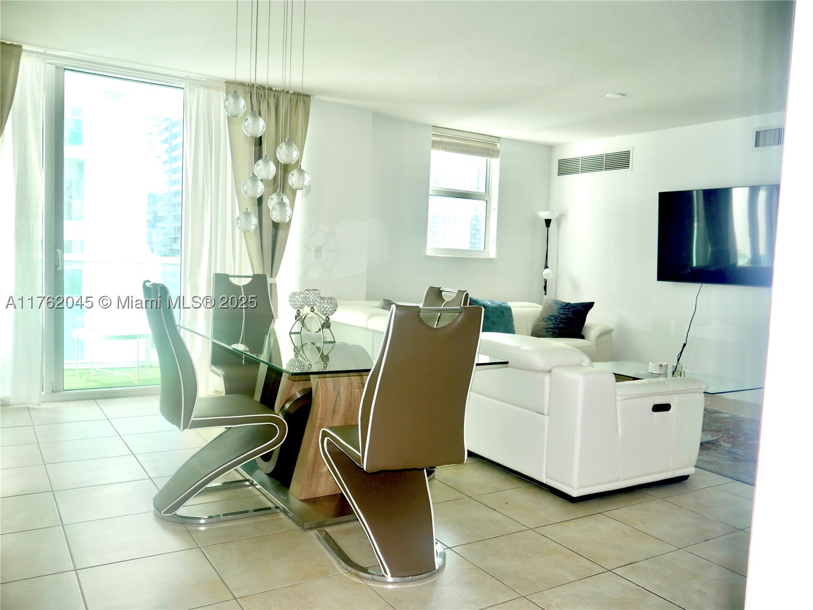 31 SE 5th St 2611 — photo