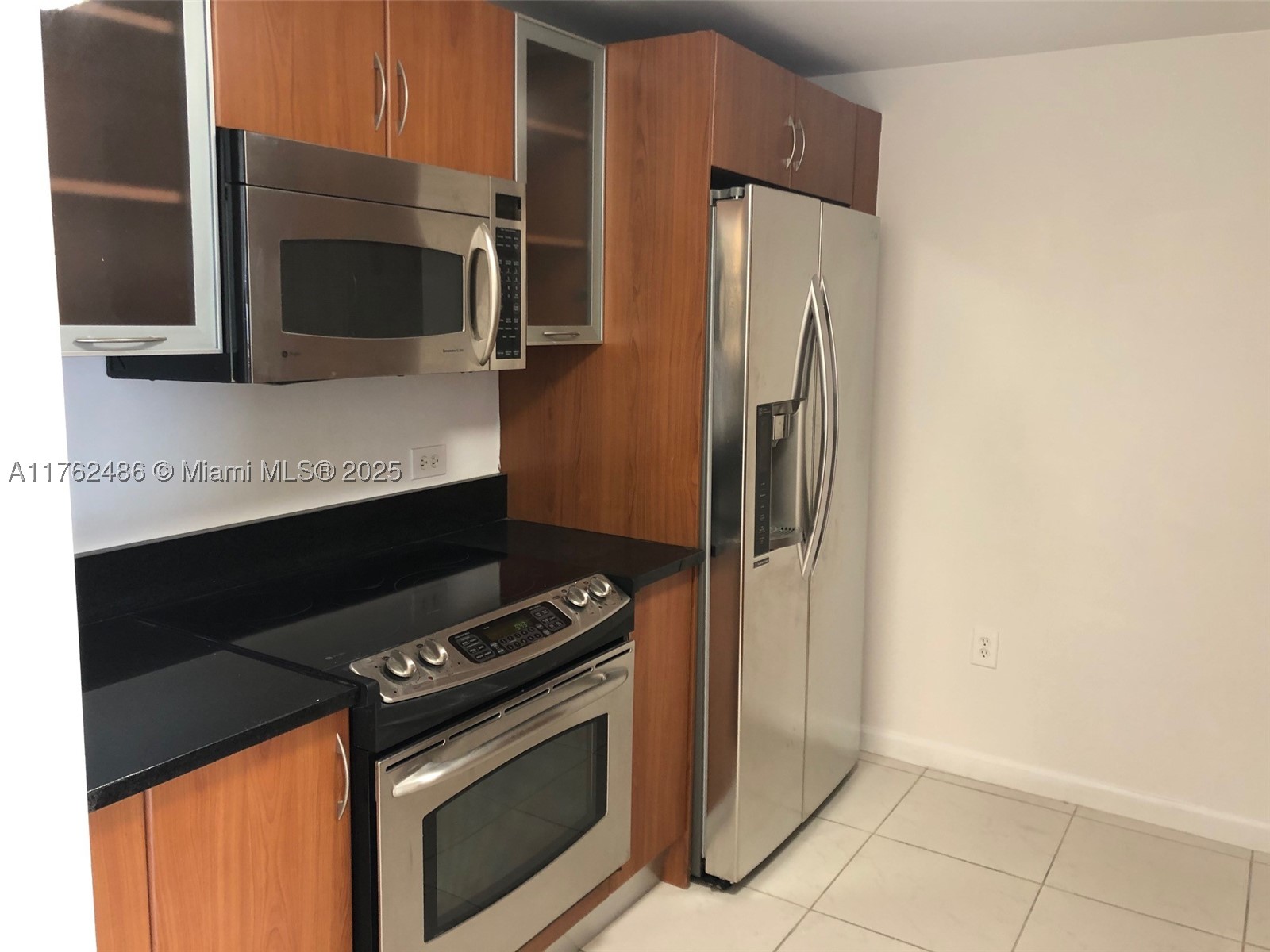 2775 NE 187th St 527 — photo