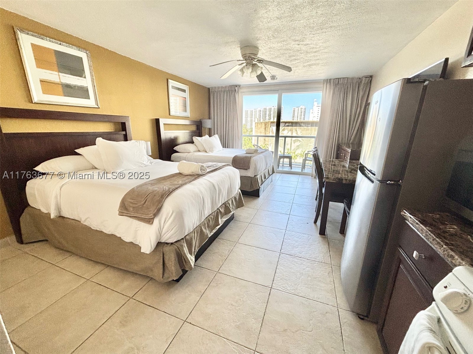 19201 Collins Ave 338 — photo