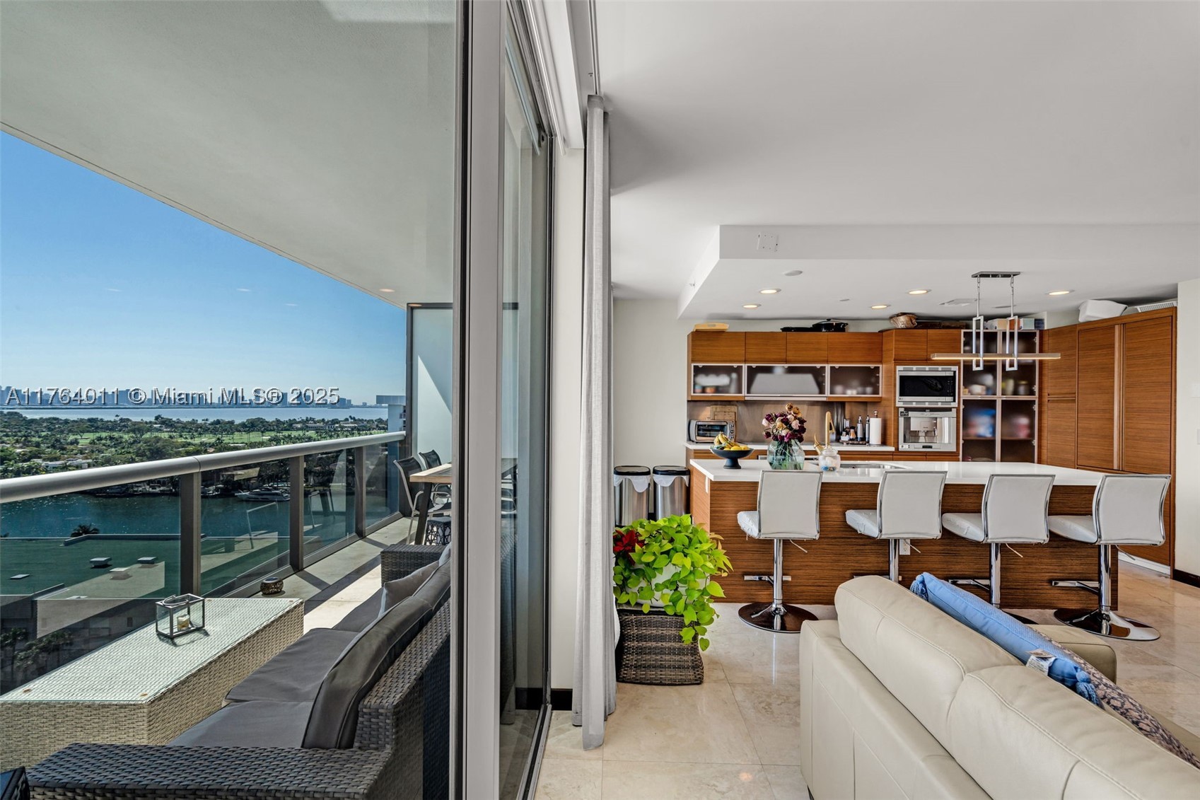 5875 Collins Ave 1704 — photo