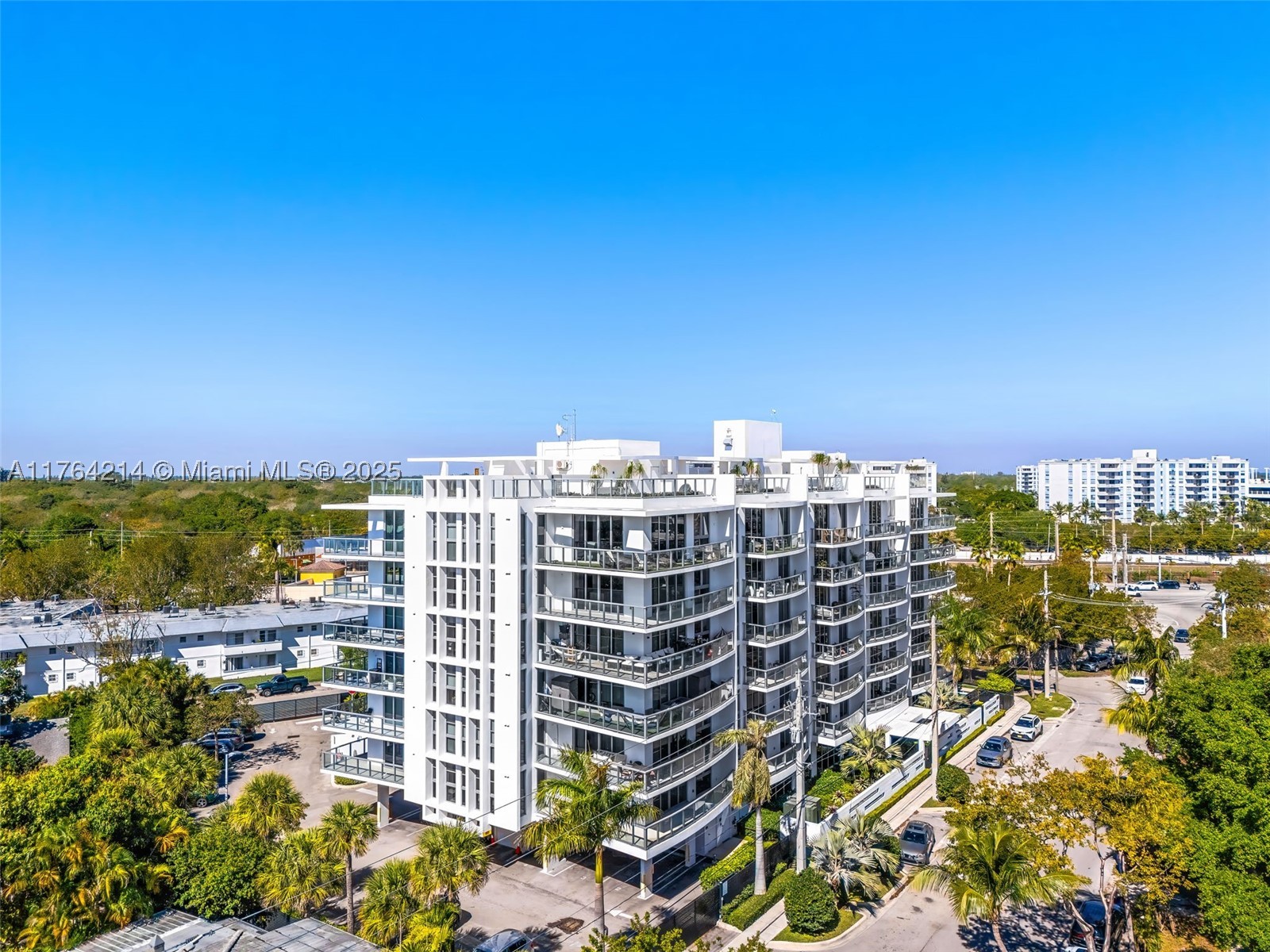 13800 Highland Dr 302 — photo