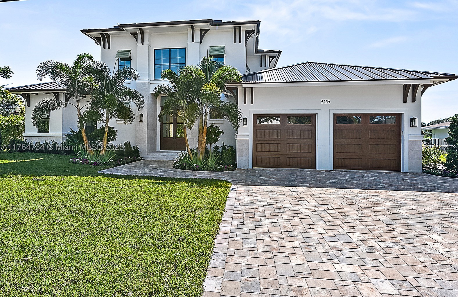 325 N Fairway — photo