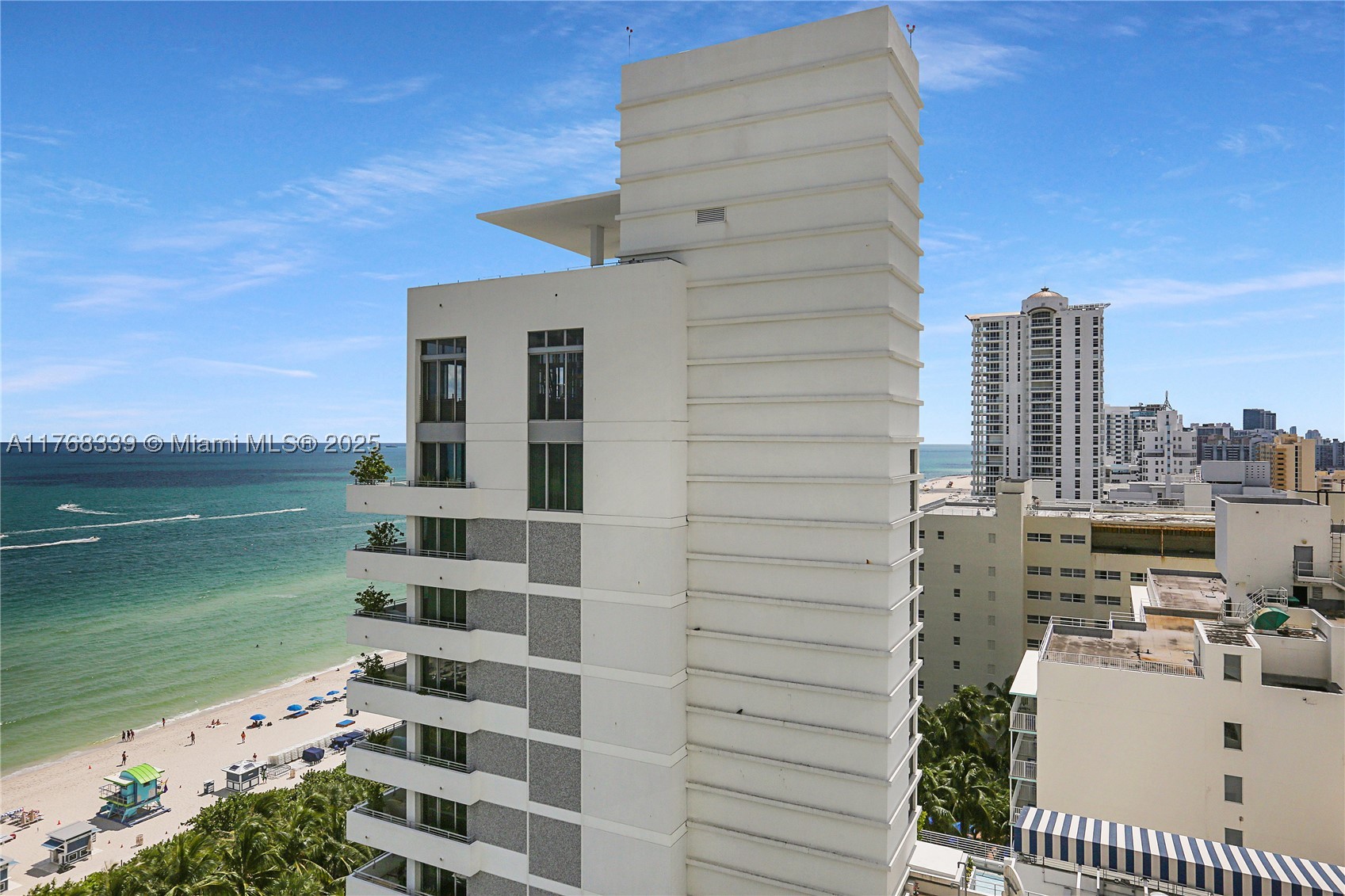 4391 Collins Ave 1415 — photo