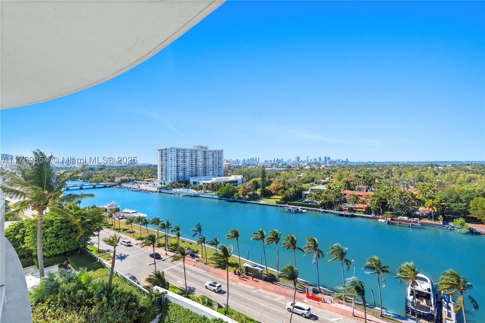 4401 Collins Ave 1017 — photo